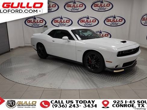 Used 2022 Dodge Challenger R/T w/ Performance Handling Group image 2