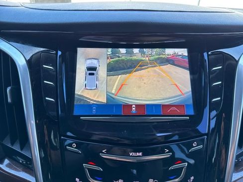 Used 2020 Cadillac Escalade Luxury RWD image 30