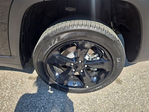 New 2025 Jeep Grand Cherokee L Altitude image 27