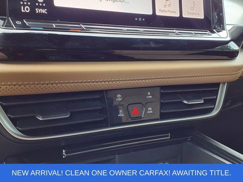 Used 2024 Volkswagen Atlas Cross Sport SE w/ Panoramic Sunroof Package FWD image 13