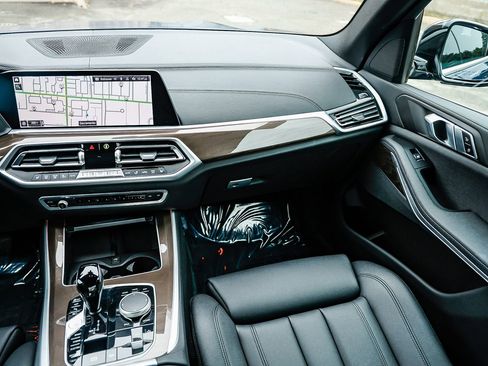 Used 2022 BMW X5 xDrive45e image 15