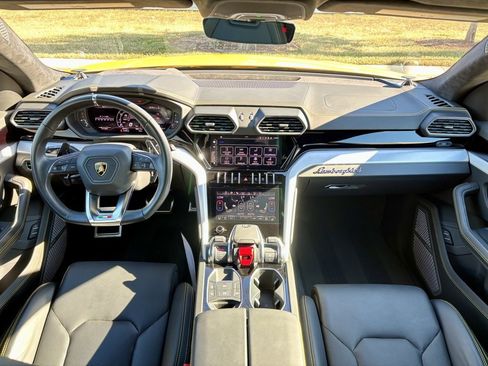 Used 2022 Lamborghini Urus image 30