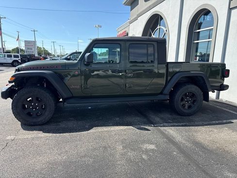 Used 2023 Jeep Gladiator Mojave w/ Cold Weather Group AWD/4WD image 2