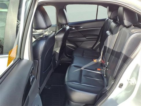 Used 2024 Mitsubishi Eclipse Cross SEL image 12