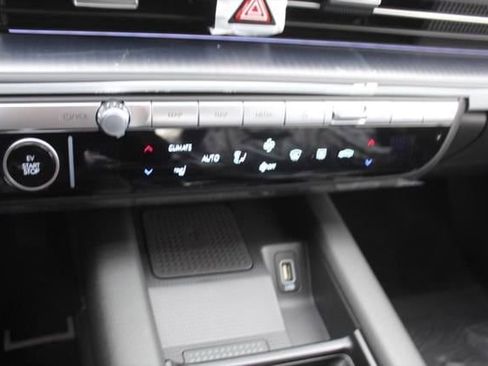 Used 2024 Hyundai Ioniq 6 SEL AWD/4WD image 12