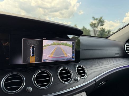 Used 2018 Mercedes-Benz E 300 4MATIC w/ Premium 1 Package image 22