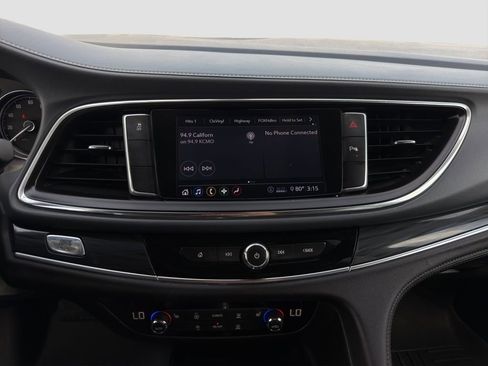 Used 2020 Buick Enclave Essence image 16