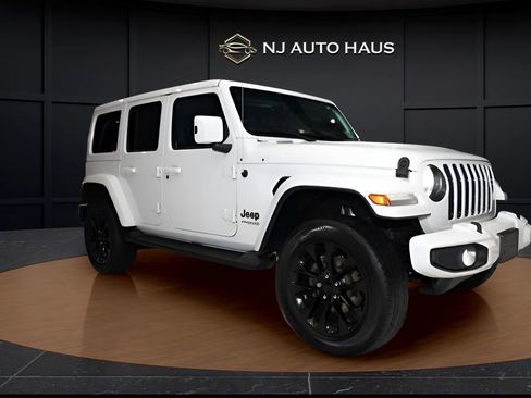 Used 2021 Jeep Wrangler Unlimited Sahara image 1