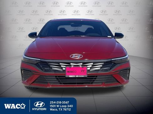 Used 2025 Hyundai Elantra Sport image 3
