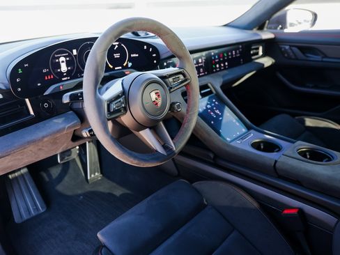 Certified 2024 Porsche Taycan GTS image 4