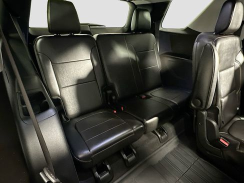 Used 2018 Chevrolet Traverse LT image 31