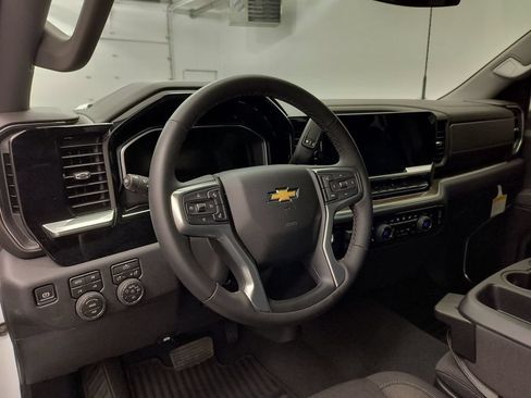 Used 2026 Chevrolet Silverado 3500 LT AWD/4WD image 4