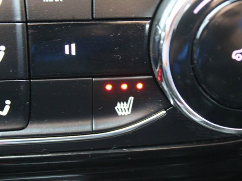 Used 2024 Chevrolet Trax RS image 37