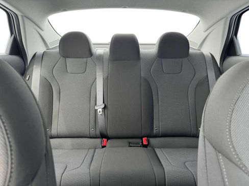 Certified 2025 Hyundai Elantra SE image 46