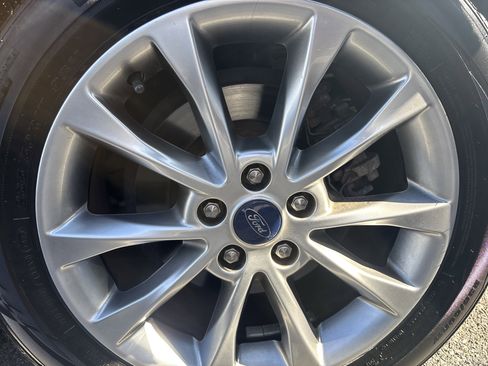 Used 2017 Ford Fusion SE image 27