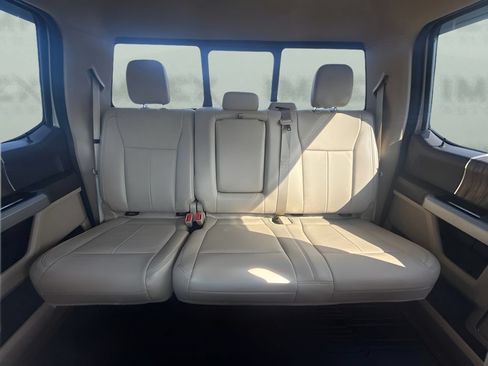 Used 2018 Ford F150 Lariat w/ Equipment Group 502A Luxury AWD/4WD image 6