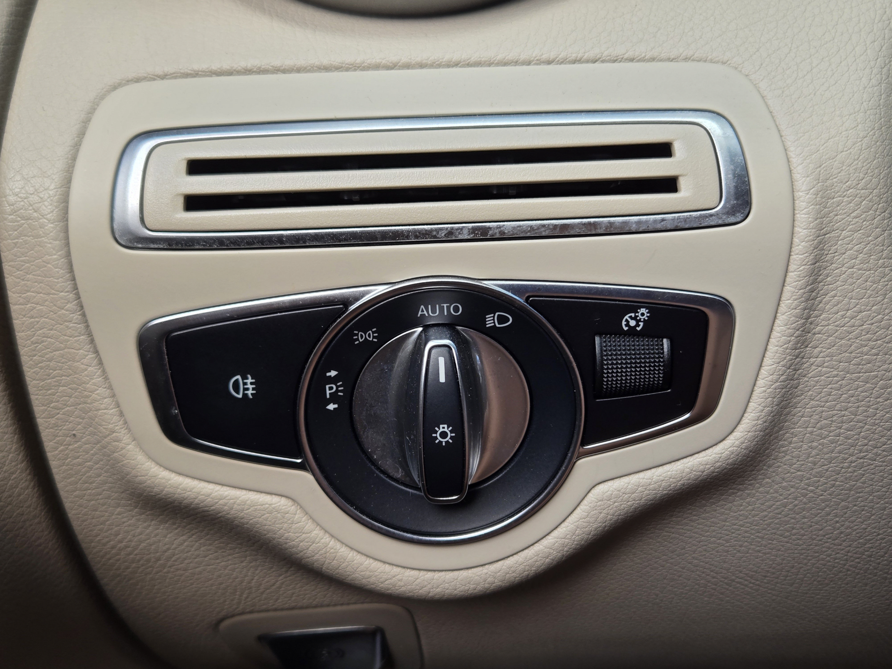 Certified 2021 Mercedes-Benz C 300 Sedan image 28