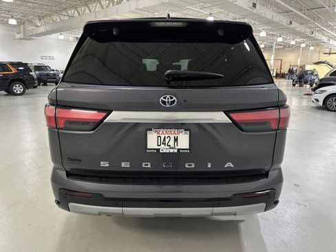 Used 2024 Toyota Sequoia Capstone image 7