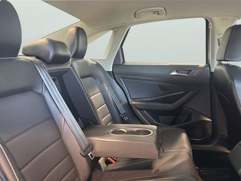 Used 2022 Volkswagen Jetta SE FWD image 17