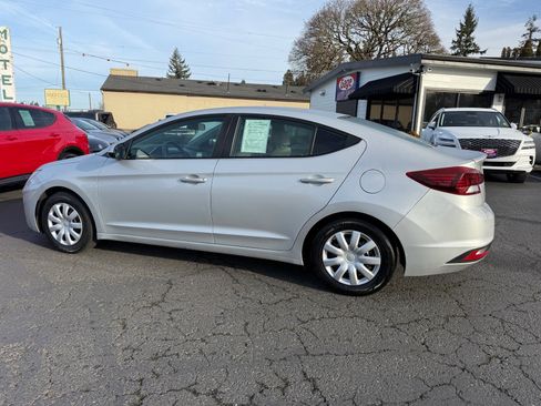 Used 2019 Hyundai Elantra SE image 4