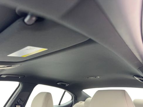 Used 2025 Genesis G70 2.5T image 69