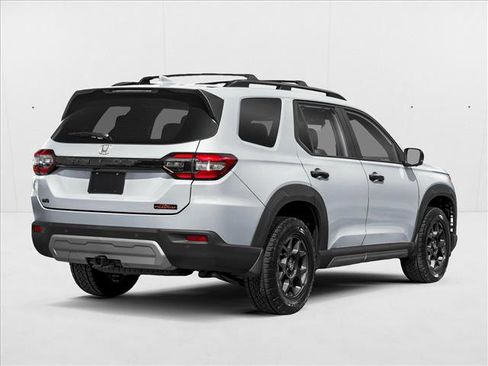 New 2025 Honda Pilot TrailSport image 2