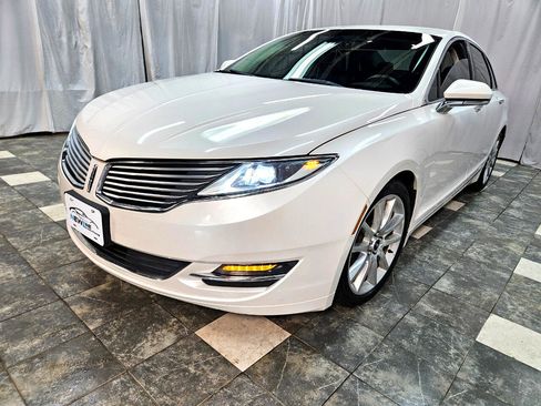 Used 2016 Lincoln MKZ image 2