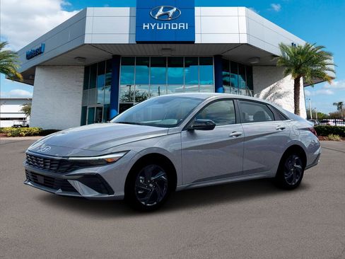 New 2026 Hyundai Elantra SEL Sport image 2