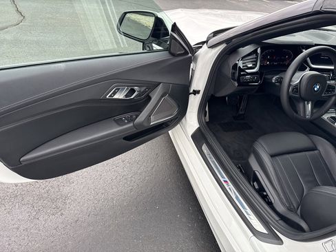 Used 2019 BMW Z4 sDrive30i w/ M Sport Package image 10