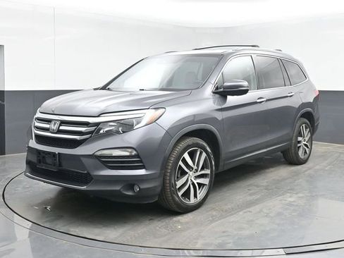 Used 2016 Honda Pilot Touring image 5