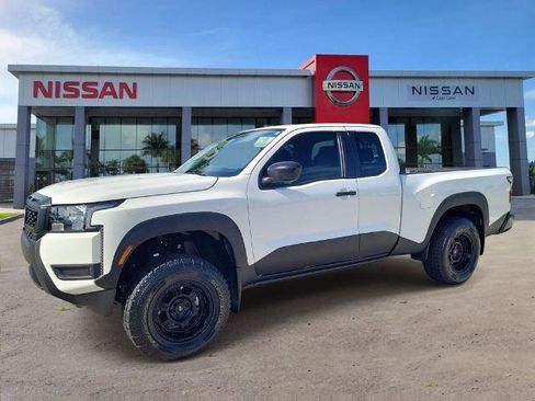Certified 2025 Nissan Frontier S w/ S Utility Package AWD/4WD image 9