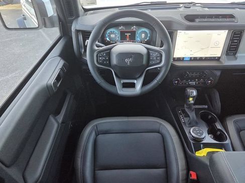 New 2026 Ford Bronco Outer Banks w/ Sasquatch Package AWD/4WD image 9