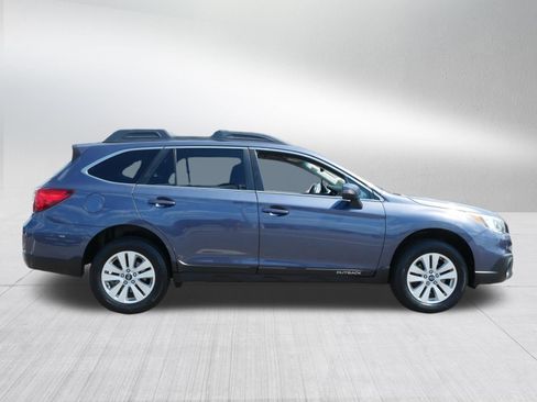 Used 2017 Subaru Outback 2.5i Premium AWD/4WD image 8