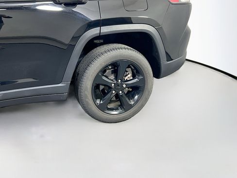 Used 2023 Jeep Grand Cherokee Limited w/ Black Appearance Package image 31