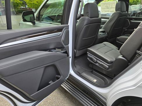 New 2026 Cadillac Escalade Luxury AWD/4WD image 29