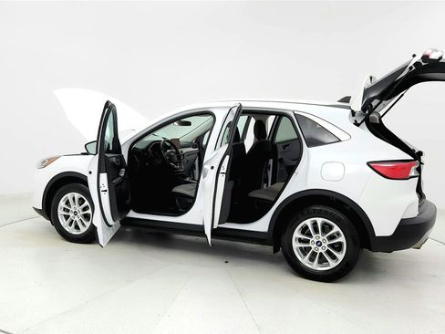 Used 2022 Ford Escape SE w/ Cold Weather Package image 10