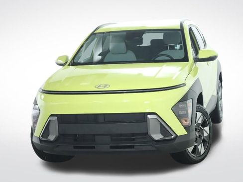 Used 2024 Hyundai Kona SEL AWD/4WD image 2