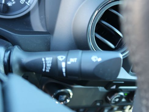 Used 2019 Toyota Tacoma TRD Off-Road image 25