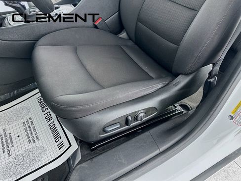 Used 2023 Chevrolet Malibu LT image 28