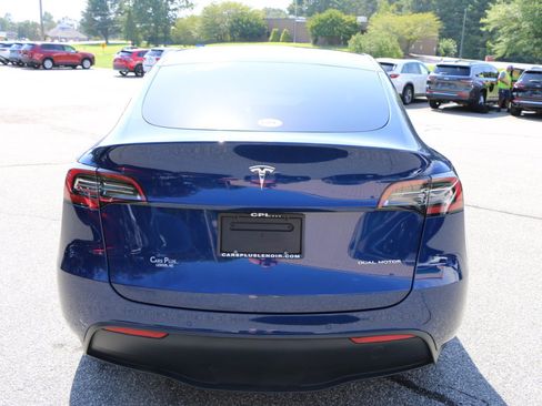 Used 2022 Tesla Model Y Long Range AWD/4WD image 4