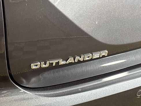 Used 2024 Mitsubishi Outlander SE AWD/4WD image 24