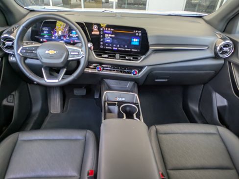 Used 2025 Chevrolet Equinox LT w/ Convenience Package II FWD image 16