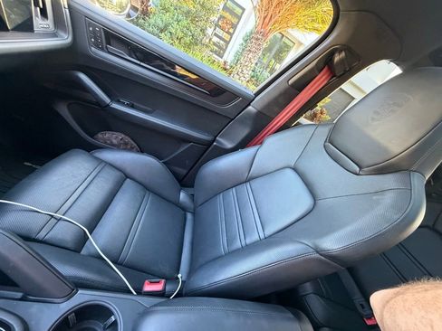 Used 2025 Porsche Cayenne GTS AWD/4WD image 14