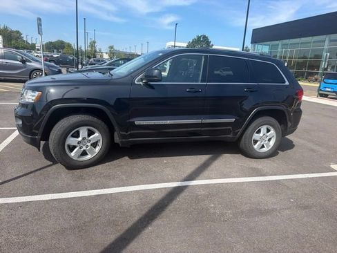 Used 2012 Jeep Grand Cherokee Laredo w/ Laredo E Group AWD/4WD image 19