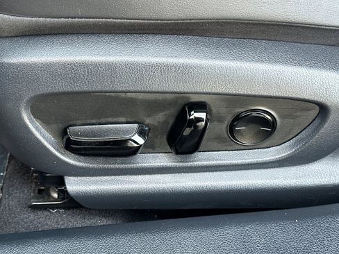 Used 2025 Lexus ES 300h w/ Premium Package image 14