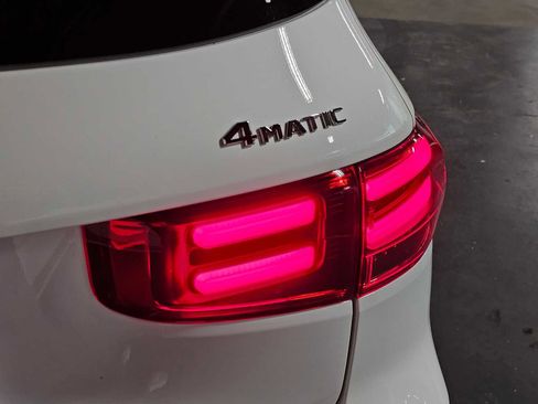 New 2026 Mercedes-Benz GLB 250 4MATIC image 17