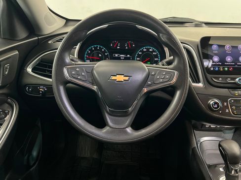 Used 2021 Chevrolet Malibu LT FWD image 13