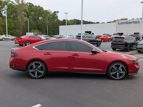 Used 2025 Honda Accord Sport image 2