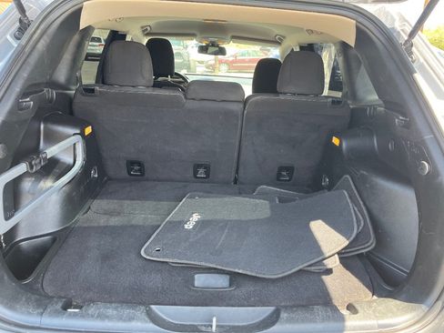 Used 2017 Jeep Cherokee Latitude FWD image 28