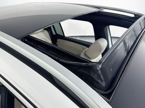 New 2026 Mercedes-Benz GLB 250 4MATIC image 21